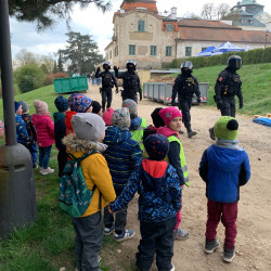 Den s policií